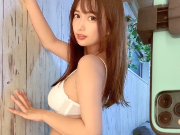 【三十路ビッチ妻の危険な遊び】『誰でもいいの…』欲求不満な奥様がクンニ＆電マオナニーで発情！生チ○ポ咥え込み、不倫セックスで乱れまくる！旦那以外の男にオマ○コ濡らして、中出しもOKの超絶エロ妻！♡