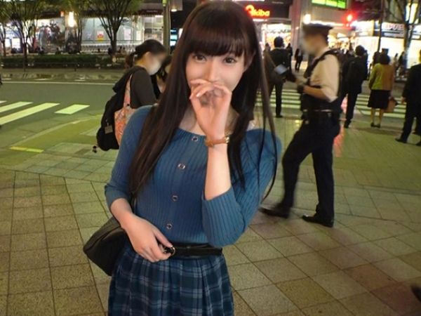 【ナンパ成功！】スラリと伸びた美脚が眩しいスレンダーお姉さんをゲット！ご無沙汰オマ○コは敏感すぎて、手マンでアソコが大洪水！久々のエッチに感じまくり、エロすぎるカラダを激しく揺らす！♡