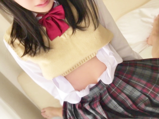 【制服美少女の着衣エッチ】清楚系JKが制服のまま感じまくり！キュートな喘ぎ声と敏感ボディに興奮MAX♡腰振りが止まらない激アツセックス！！