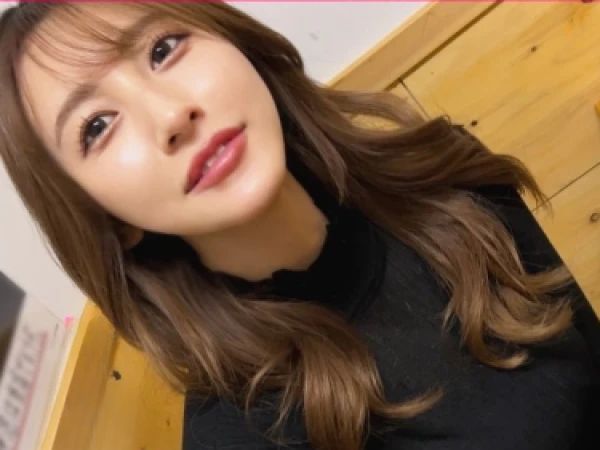 【禁断の不倫】性欲旺盛な美人妻、同級生と久々のセックスで火がついちゃった！ご無沙汰マ○コに他人チ○ポを挿入、種付け交尾で感じまくり痙攣絶頂！♡