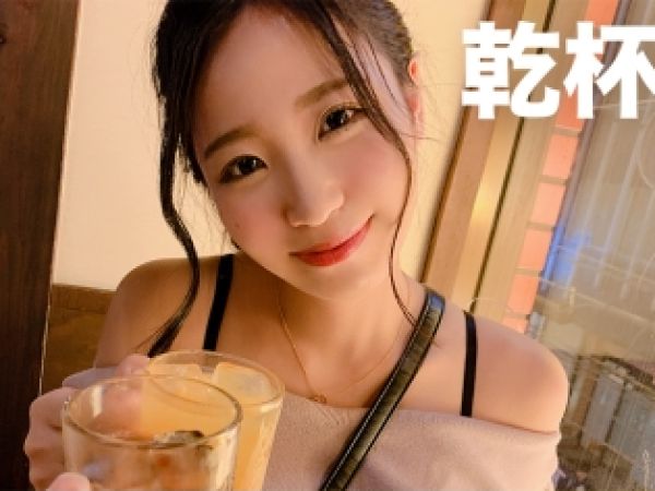 【彼氏持ち美女の浮気SEX】『ダメ…彼氏にバレたら…』スレンダー美乳の欲求不満美女とホテルで密会！スケスケ衣装で誘惑され、騎乗位で激しく腰を振る姿がエロすぎる！！禁断の快感に溺れる瞬間を激撮！