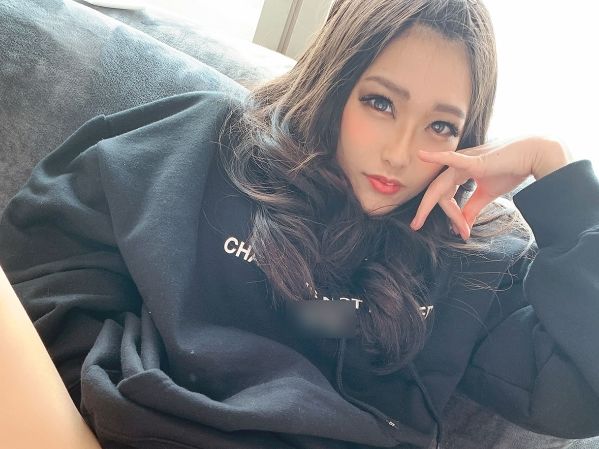 【発情JKの制服プレイ】『あっ…ダメ…気持ち良すぎる…』チンポ大好き美少女が制服姿で夢中に腰振り！エッチなご奉仕に興奮MAX！制服コスで乱れる姿【金髪ギャルと巨チン】『ヤバい…またイッちゃう…』セフレのデカチンでオナホみたいに激ピストン！金髪ビッチが連続絶頂で乱れまくる！！がエロすぎる！♡