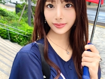 【美形野球女子の秘密のプレイ】『やだ…こんなの初めて…』スレンダー美女がユニフォーム姿で大胆に変身！硬いバットならぬビンビンの肉棒を握り、おマンコを激しく突かれて感じまくる！♡