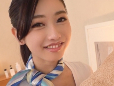 【セクハラエステ】『やだ…お客さん…』細身で童顔な美人エステティシャンをバックから激突き！華奢なカラダをガンガン突かれて感じちゃう♥セクハラピストンで喘ぎ声が止まらない！