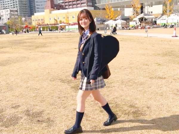 【制服娘の秘密】『気持ち良すぎる…』色白むっちりボディの激かわ女子校生！制服の下は敏感すぎるカラダ♡ 激ピストンで奥まで突かれて、エッチな顔でイキまくり！！