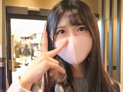 【パイパン素人娘】『気持ちいい～♥』おバカだけどエッチは大好き！つるつるマ○コの美少女がチ○ポ挿入で絶頂！無毛マ○コが敏感すぎてヤバい！