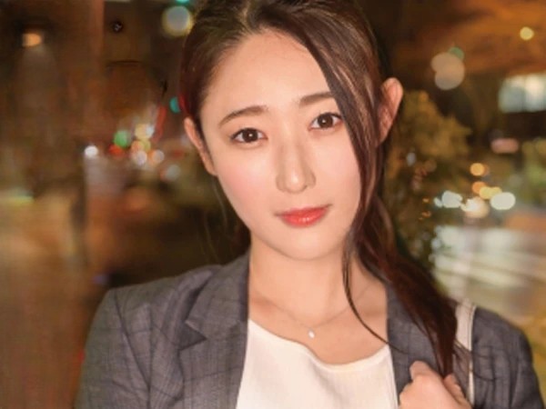 【昼休みナンパ】仕事中なのにチンコ見せられ発情！『早く…バレる前に…』時間ないOLが理性捨てて腰振りまくる淫乱SEX♡