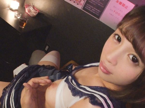 【ロリっ子ピンサロ嬢の過激サービス】『本番なんて…でも気持ちいい…』143cmのミニマム美少女が超絶フェラでご奉仕！禁止の本番行為でキツキツおマンコを味わい尽くす！♡