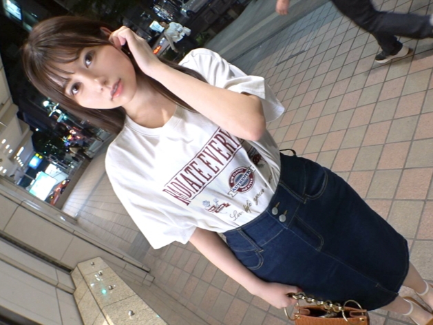 【街角ナンパ】『えっ…ダメだよ…』エッチな雰囲気に弱いウブ美少女を口説き落とす！押しに弱いカラダは敏感に反応し、ねっとり責められるとトロトロに…濃厚セックスで感じまくる姿は必見！！♡