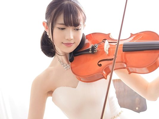 【エリート美少女の恥じらい絶頂】名門大卒の清楚系美女がAVで大胆潮吹き！！敏感パイパンま●こがビクビク反応しちゃう♥