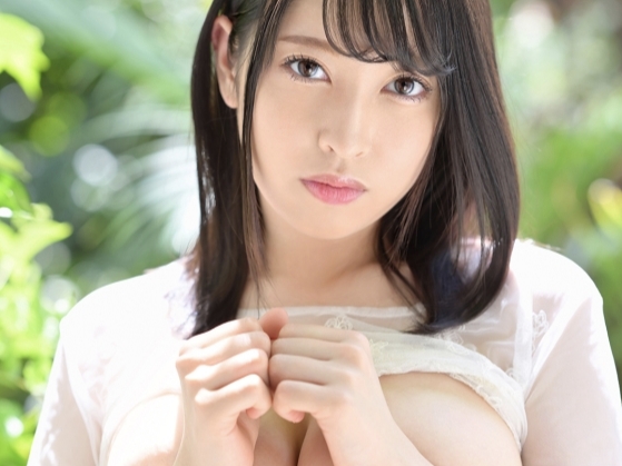 【巨乳美女の階段プレイ】ぷるるんおっぱいが揺れる！神谷凪ちゃんが階段で淫らに乱れる濃厚セックス！巨乳を揺らしながら感じまくる姿がエロすぎる！♡