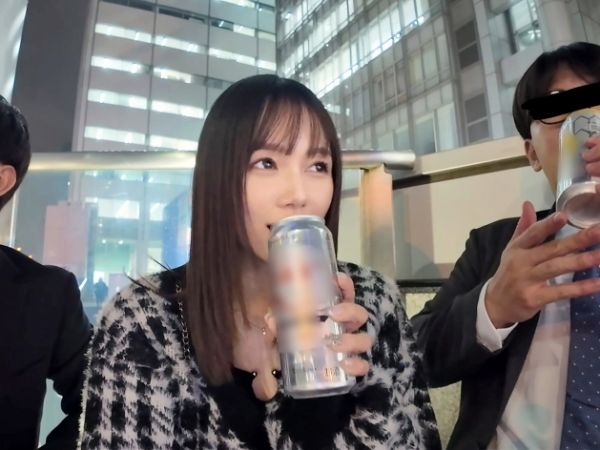 【素人逆ナンパ】街行く男に声掛け逆ナンでチンポを貪り喰らう美巨乳美女！3P性交で精子を搾り取る！記事