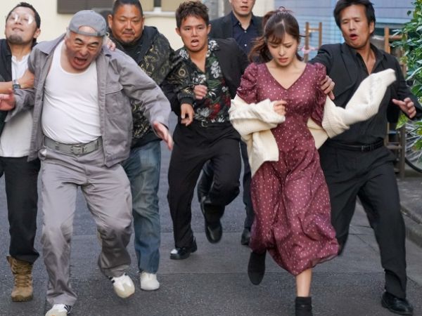 【水着美女の過激プレイ】『あっ…ダメ…気持ち良すぎる…』美人な彼女が水着姿で大胆に！ヌルヌルボディを激しく愛撫され、びちょ濡れマ○コに激ピス【パンスト眼鏡美女の浮気セックス】『彼氏じゃ満足できない…』仕事でストレス溜まる人材派遣OLがオイルまみれで絶頂！禁断の快楽に溺れる連続イキまくり！トン！最後はたっぷりザーメンぶっかけられちゃう！♡