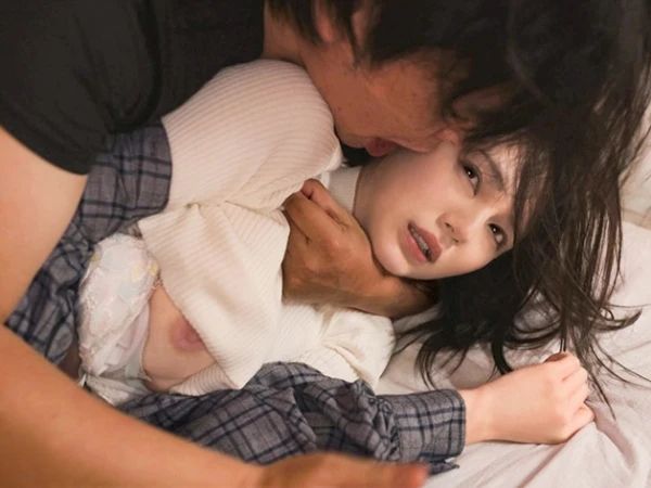 【巨乳美少女の悲劇】『やだ…彼氏にバレちゃう…』弱みを握られたバイト先の同僚に無理やり犯される！巨乳を揺らしながらイラマチオで泣き叫ぶ姿がエロすぎる…