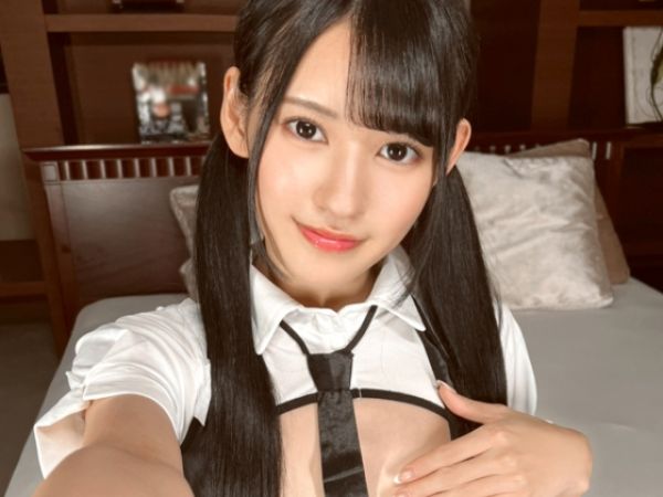 【黒髪ツインテのロリ美少女】ちっぱい貧乳とパイパンマ○コがデカチンに蹂躙！コスプレ姿で巨根激ピストンされ、何度もイキまくる敏感ボディがエロすぎる♥︎